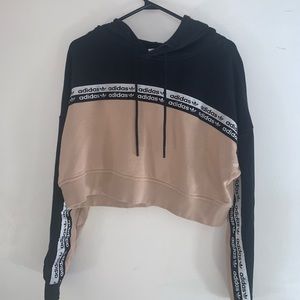 CROPPED ADIDAS SWEATSHIRT